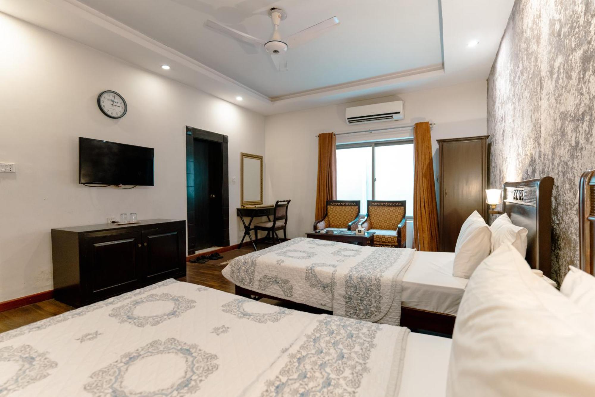 Vip House Peshawar Hotel Exterior foto