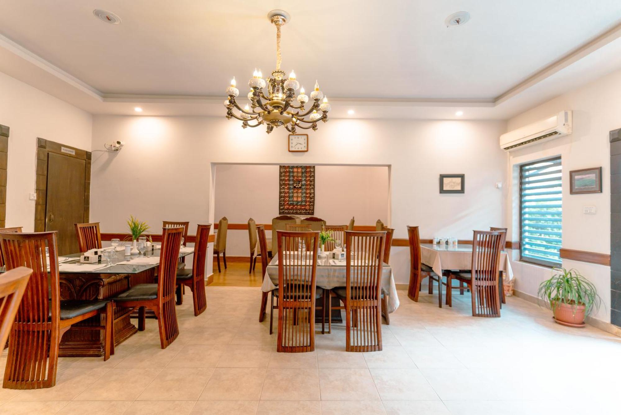 Vip House Peshawar Hotel Exterior foto
