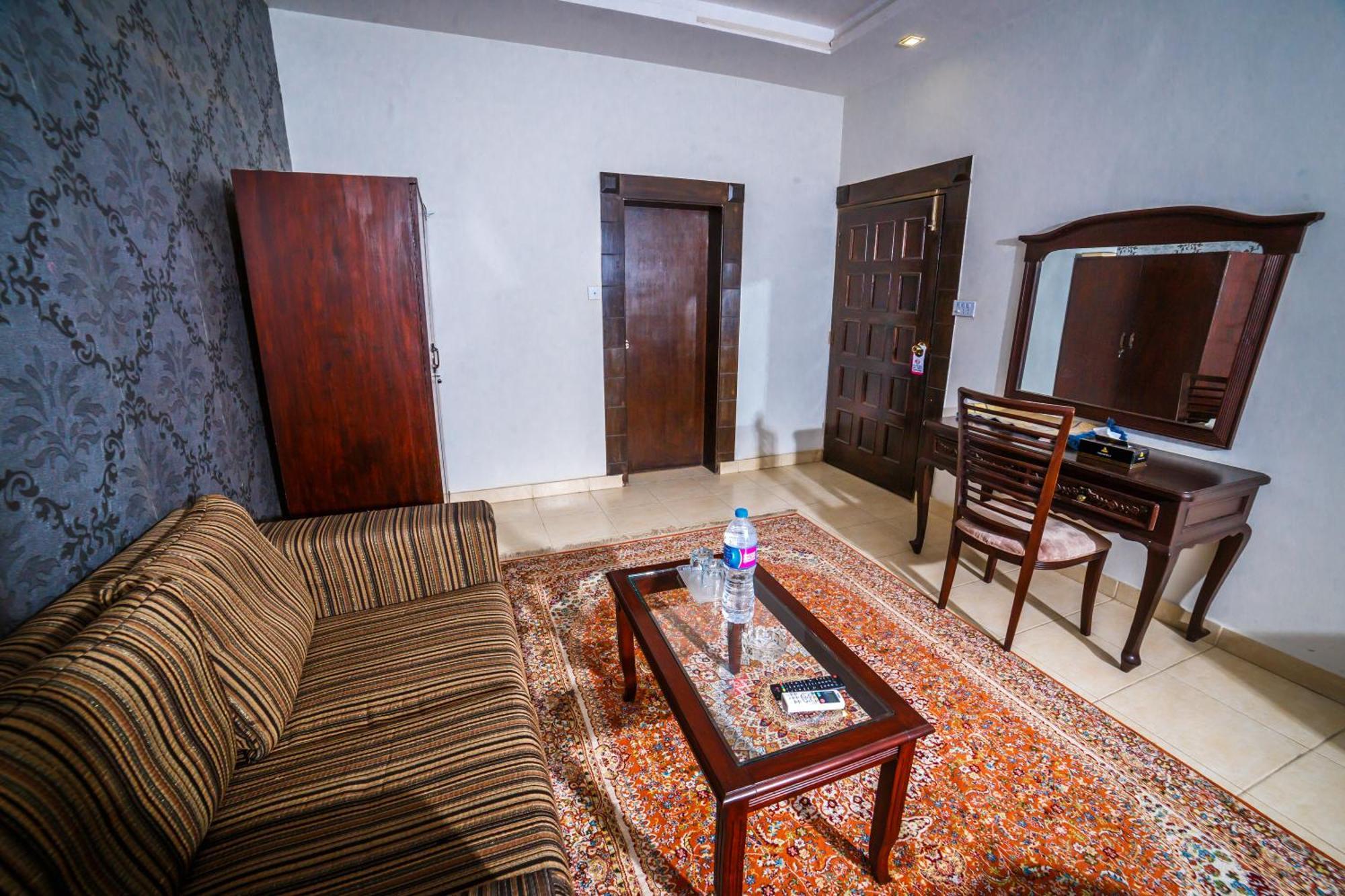 Vip House Peshawar Hotel Exterior foto